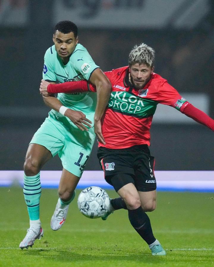 员们展现出 员们展现出